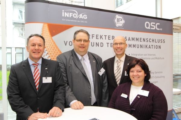 QSC-Mitarbeiter auf der BPC in München Anfang Dezember 2011 (v.l.n.r.): Michael Walzer, Heinz-Jürgen Eßer, Roland Fleischer und Nicole Kaluza.