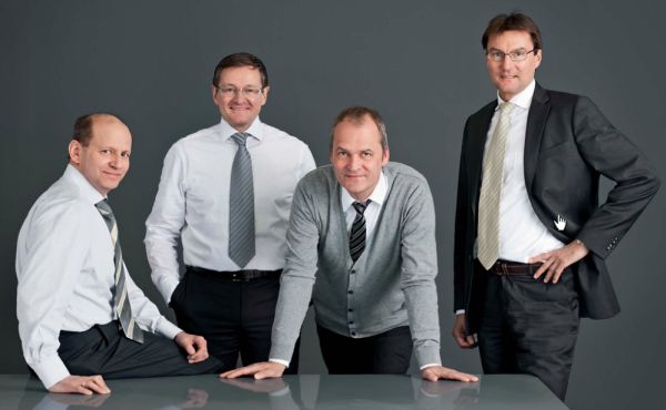 Vorstand der QSC AG (v.l.n.r.): Dr. Bernd Schlobohm (Vorstandsvorsitzender), Jürgen Hermann (Finanzvorstand), Arnold Stender (Vorstand), Thomas Stoek (Vorstand).