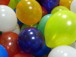 Viele bunte Luftballons zum Blog-Jubiläum.