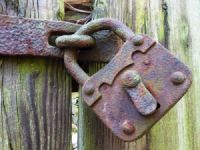 Foto "Rusty padlock" (CC BY-ND 2.0): oxfordian.world