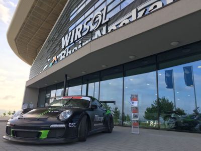 QSC-gebrandeter Porsche, QSC-Partnertour 2018 in Sinsheim. Foto: © QSC AG.